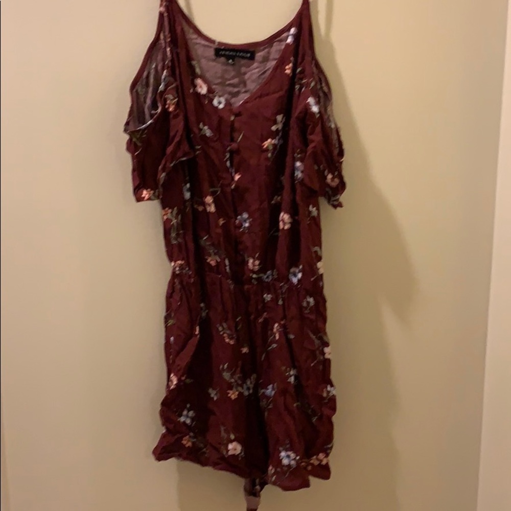 Kendall & Kylie size small floral print romper